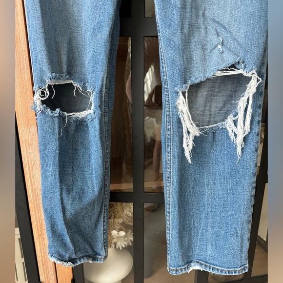 Abercrombie The Ankle Straight Ultra High Rise Distressed denim Jeans light wash - Picture 5 of 10